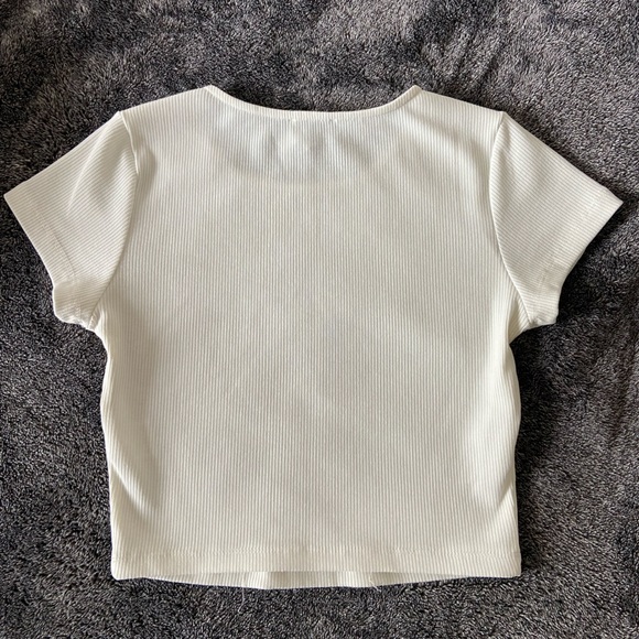 princess polly off white ribbed knit cropped tee - Picture 2 of 3
